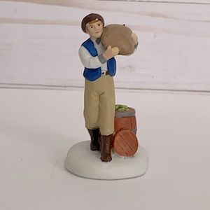 DEPARTMENT 56 - Chiswick Brewboy - Heritage Village - Dickens Village